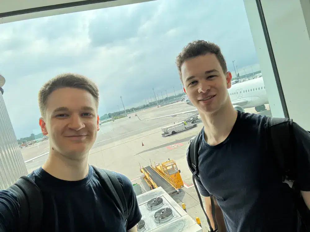 Zwei Claid-Teammitglieder gemeinsam auf Reisen